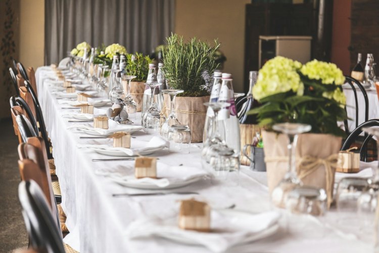 How Linen Hire Services Can Benefit Your Catering Business